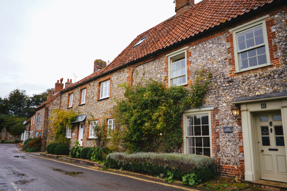 Rights of Cohabitees & Implications Of Marriage & Divorce | Wills - Guide Image
